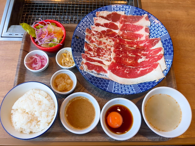 プレミアムカルビランチ食べたもの１
